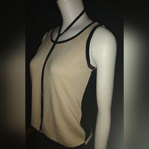 "Villager" Petite {A Liz Claiborne Co.} Beige & Black Color Block Top